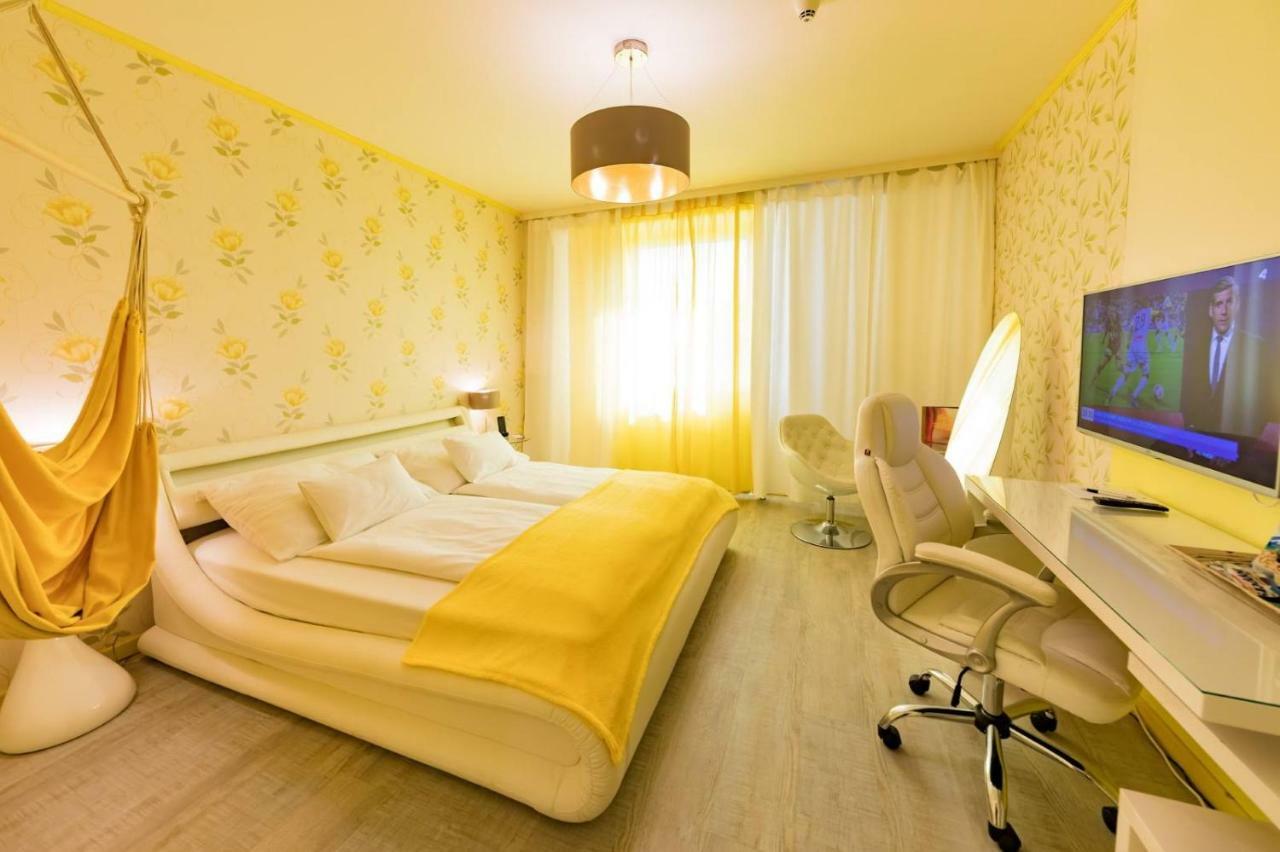 Hotel Freizeittempel วีเนอร์นอยชตัดท์ ภายนอก รูปภาพ