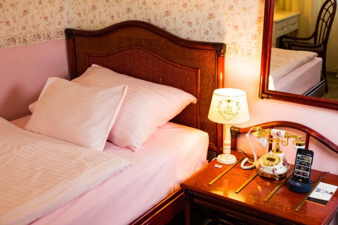Hotel Freizeittempel วีเนอร์นอยชตัดท์ ภายนอก รูปภาพ